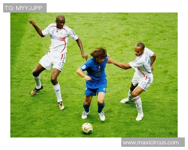 5号球服足球巨星的传奇故事与辉煌成就揭秘